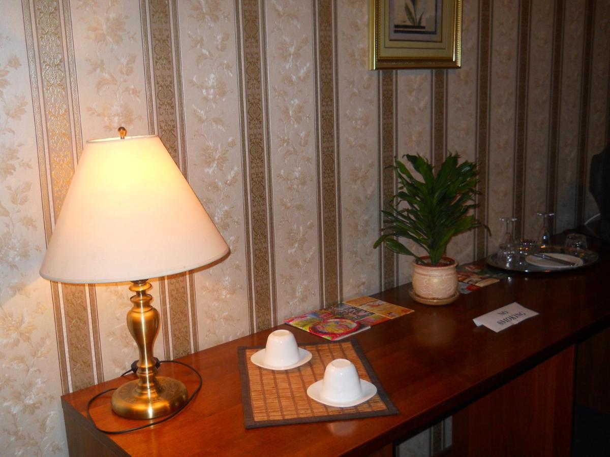 Diplomat Aparthotel Kiev Bilik gambar
